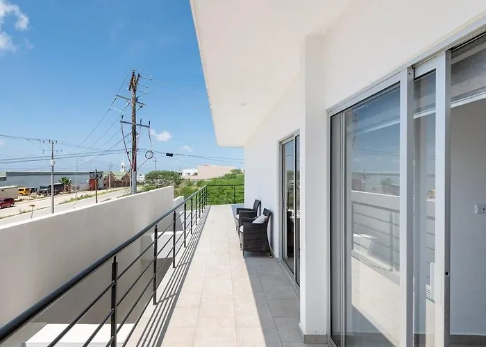 Primer Piso , 3 Recamaras+2.5 Baños +alberca * Cabo San Lucas