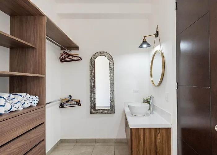 Primer Piso , 3 Recamaras+2.5 Baños +alberca Apartamento