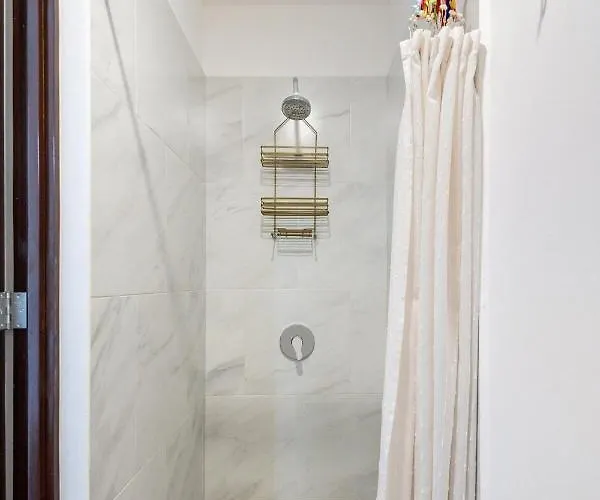 Apartamento Primer Piso , 3 Recamaras+2.5 Baños +alberca Cabo San Lucas