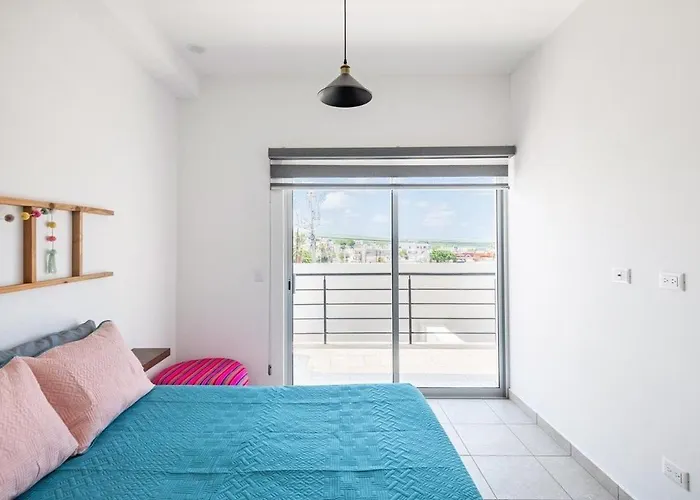 Primer Piso , 3 Recamaras+2.5 Baños +alberca Apartamento
