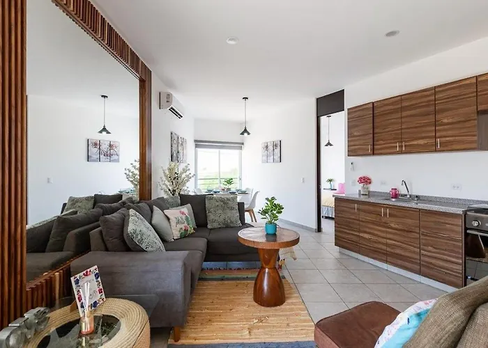 Apartamento Primer Piso , 3 Recamaras+2.5 Baños +alberca