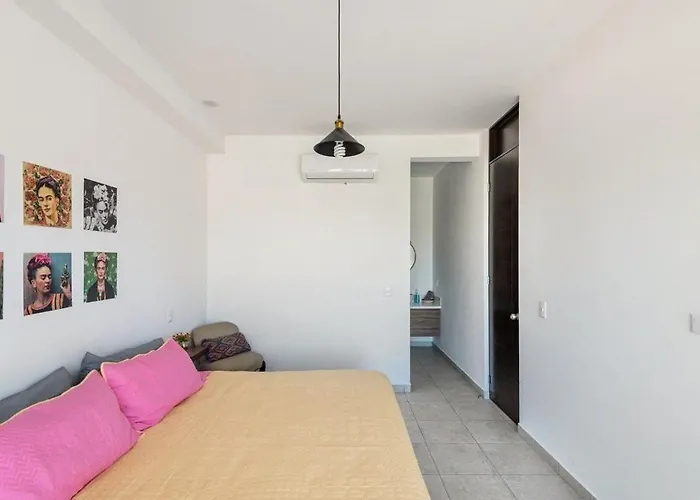 Apartamento Primer Piso , 3 Recamaras+2.5 Baños +alberca *