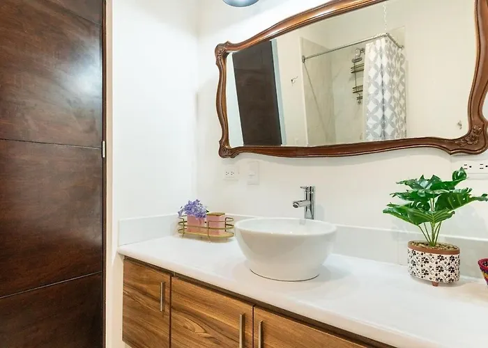 Apartamento Primer Piso , 3 Recamaras+2.5 Baños +alberca *