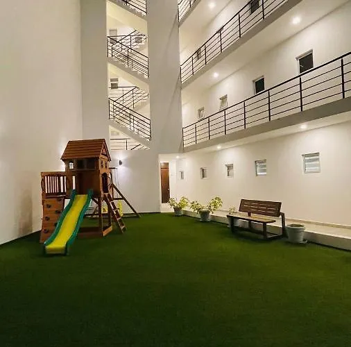 Apartamento Primer Piso , 3 Recamaras+2.5 Baños +alberca Cabo San Lucas