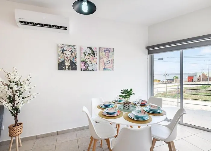 Apartamento Primer Piso , 3 Recamaras+2.5 Baños +alberca *
