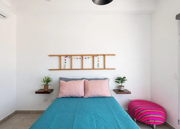 Primer Piso , 3 Recamaras+2.5 Baños +alberca *