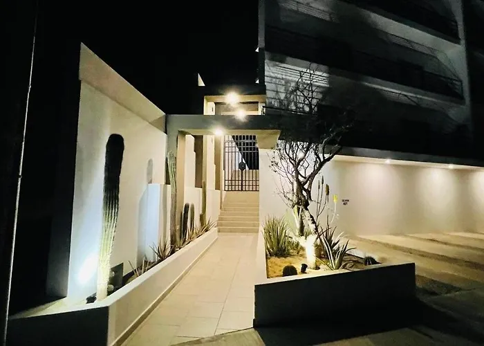 Apartamento Primer Piso , 3 Recamaras+2.5 Baños +alberca *