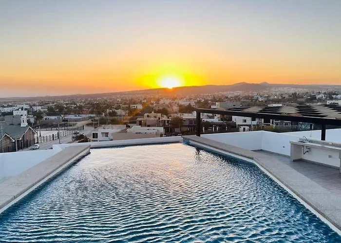 Primer Piso , 3 Recamaras+2.5 Baños +alberca Apartamento Cabo San Lucas