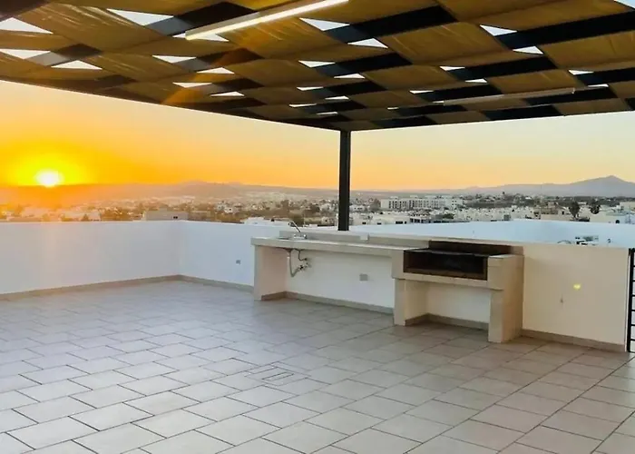 Apartamento Primer Piso , 3 Recamaras+2.5 Baños +alberca Cabo San Lucas